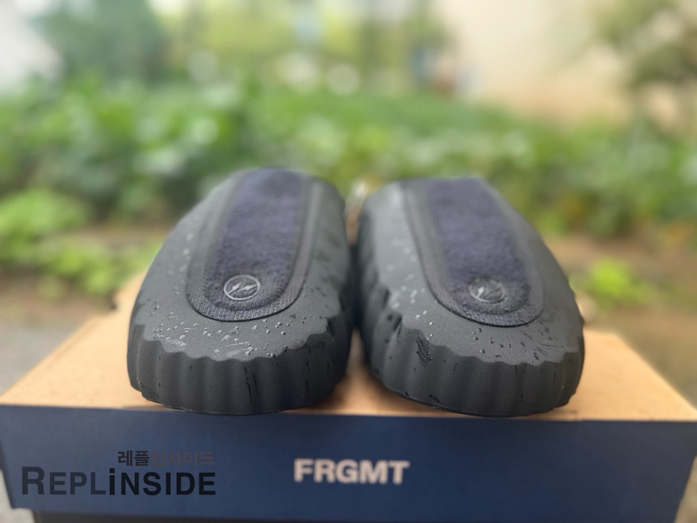 레플리카 명품 [NIKE] 나이키 x 프라그먼트 마인드 001 블랙 IQ8502-001 남녀공용 - 뒷면 실사