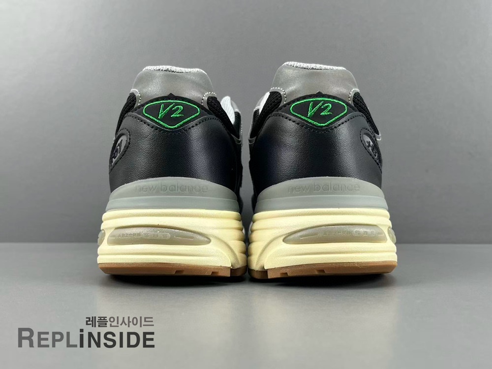 레플리카 명품 [New Balance] 뉴발란스 991v2 x  MiUK Up There 그레이 U991UT2 남녀공용 - 뒷면 실사