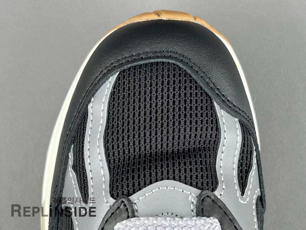 레플리카 명품 [New Balance] 뉴발란스 991v2 x  MiUK Up There 그레이 U991UT2 남녀공용 - 착용샷 실사