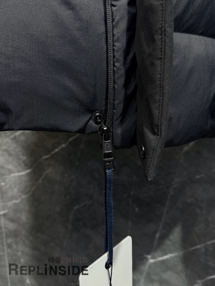 Moncler Madeira 블랙 패딩 뒷면 실사 │ 남성 겨울패션 필수 아이템 │ #몽클레어레플리카패딩 #마데이라패딩 #명품레플리카