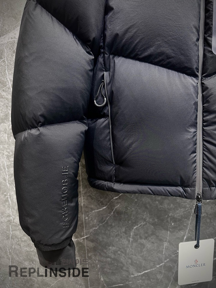 몽클레어 맨드레스 레플리카 남성용 패딩 정면컷 겨울 패션 스타일 #레플리카몽클레어패딩 #레플리카명품패딩