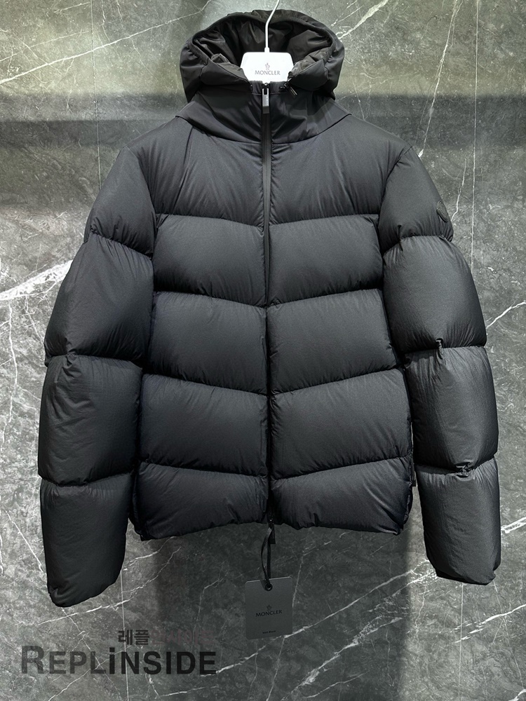 몽클레어 포레즈 FOREZ 후디드 숏 다운 패딩 블랙 남성 아우터 실사컷 #레플리카몽클레어패딩 #레플리카포레즈패딩