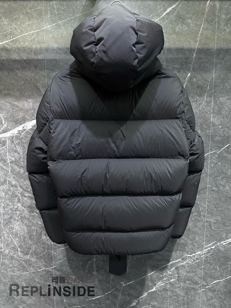 몽클레어 포레즈 후디드 다운 숏패딩 고급스러운 광택감과 디테일 #레플리카몽클레어포레즈 #레플리카겨울패딩