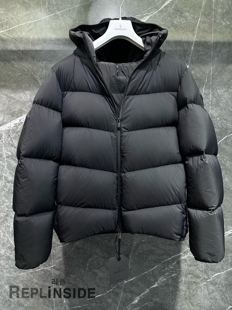 몽클레어 FOREZ 숏패딩 남성 블랙 레플리카 실물 비교컷 #레플리카몽클레어 #레플리카패딩스타일