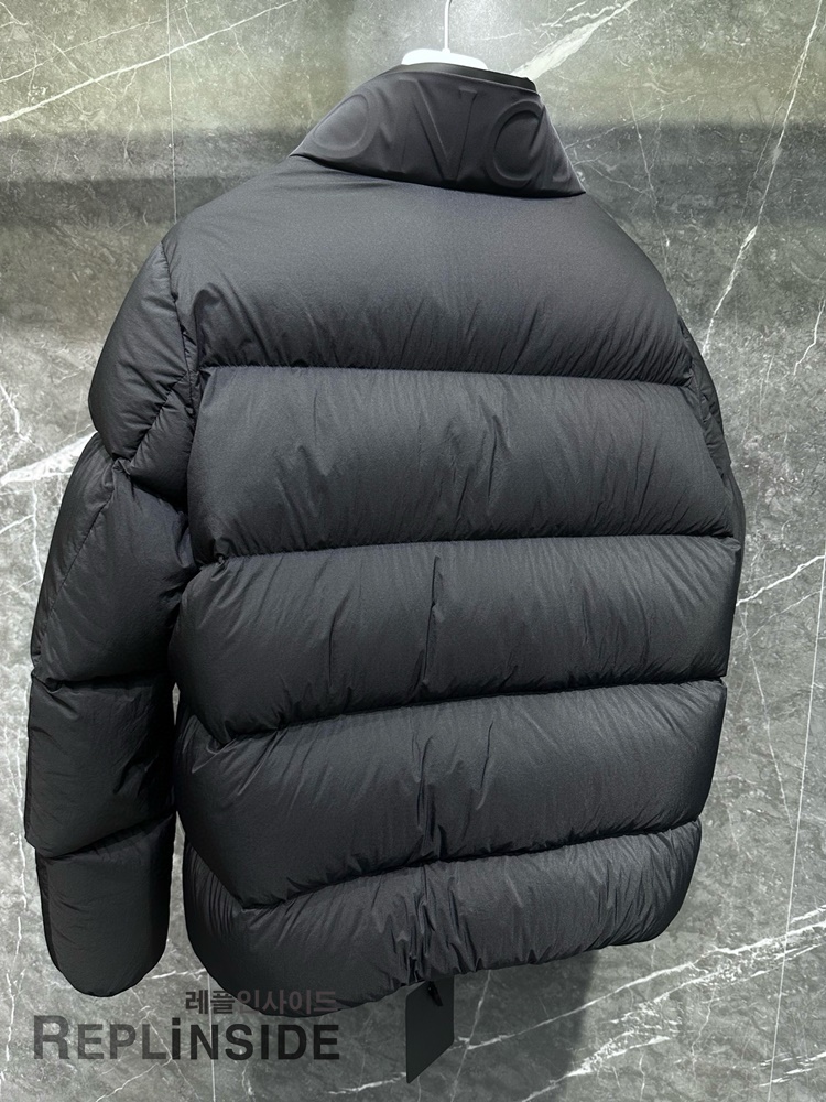 몽클레어 FOREZ 숏 다운자켓 남성 겨울 아우터 블랙 컬러 실사 #레플리카몽클레어패딩 #레플리카명품숏패딩