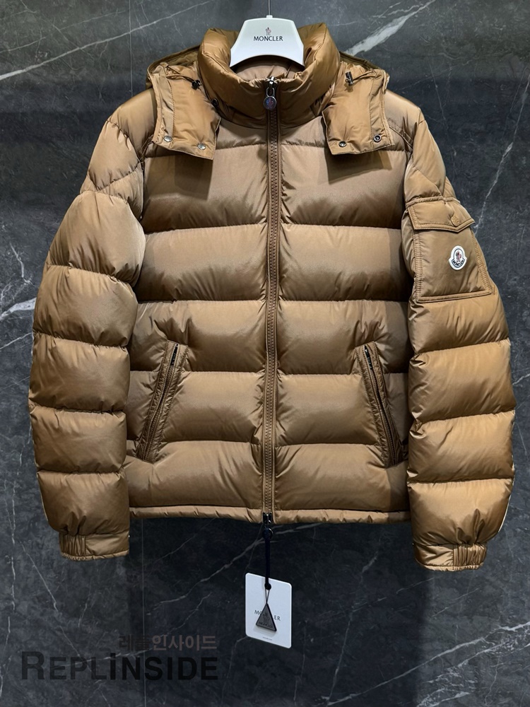 몽클레어 마야 MAYA 라이트 베이지 패딩 남성용 숏패딩 실사컷 #레플리카몽클레어마야 #레플리카몽클레어패딩