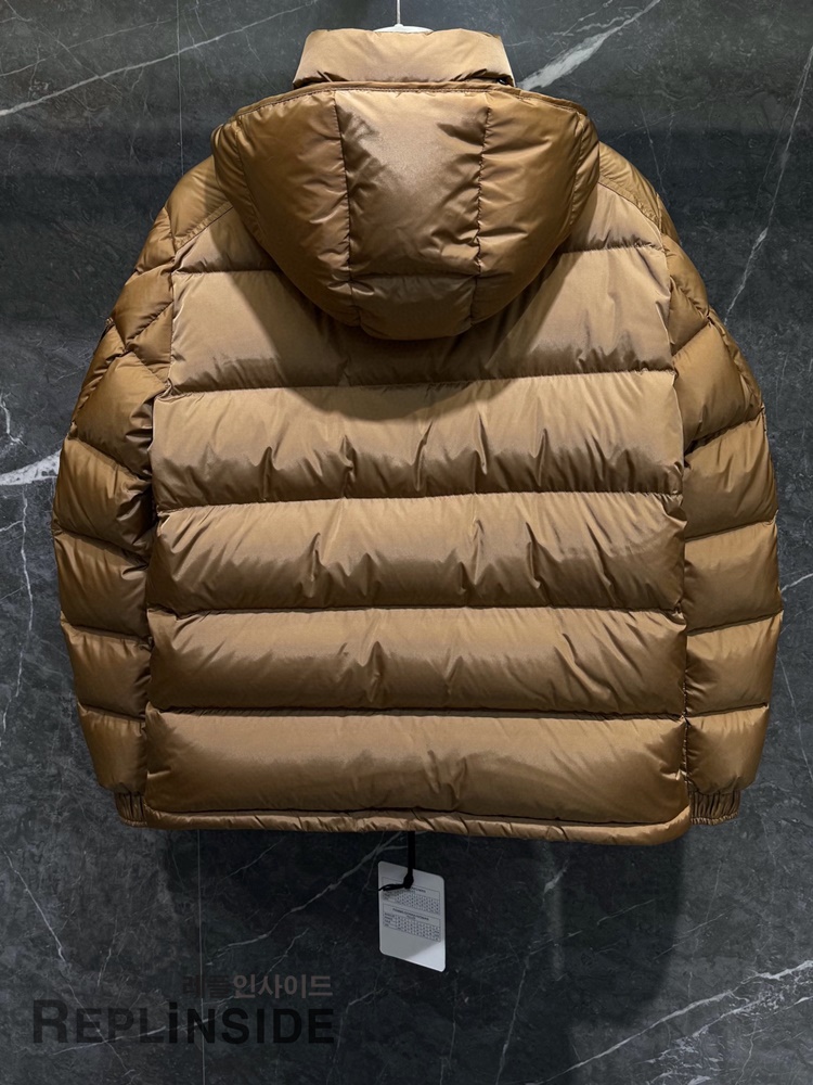 몽클레어 마야 라이트베이지 남성 패딩 레플리카 실사 이미지 #레플리카몽클레어패딩 #레플리카명품아우터