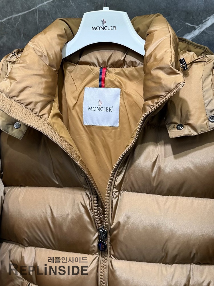 몽클레어 MAYA 라이트 베이지 남성 숏다운 패딩 실물 디테일컷 #레플리카몽클레어마야 #레플리카명품패딩