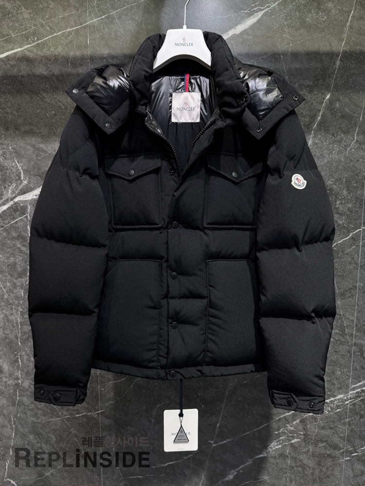 Moncler Fornas 패딩 고급 원단 질감 클로즈업 │ 세련된 블랙 다운자켓 │ #몽클레어Fornas #레플리카패딩추천 #겨울아우터