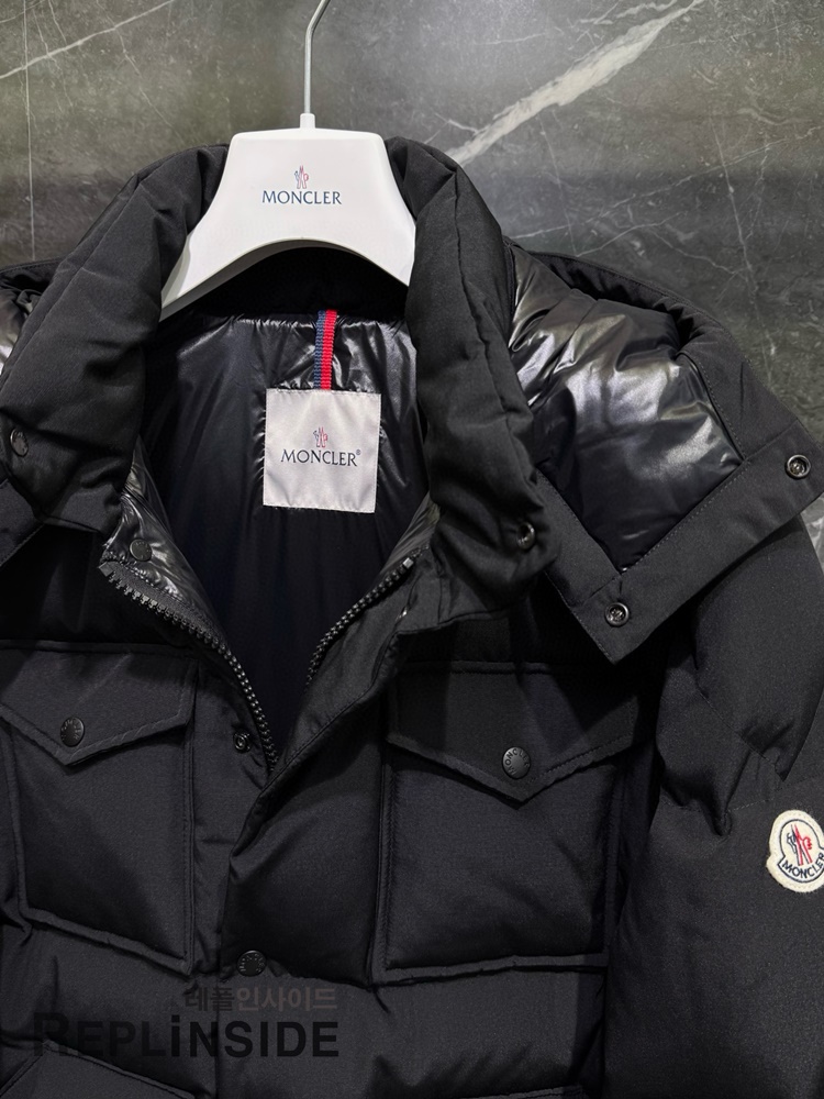 몽클레어 포르나스 블랙 다운패딩 사이드 뷰 │ 캐주얼부터 포멀룩까지 │ #레플리카몽클레어패딩 #명품스타일패딩 #Fornas자켓
