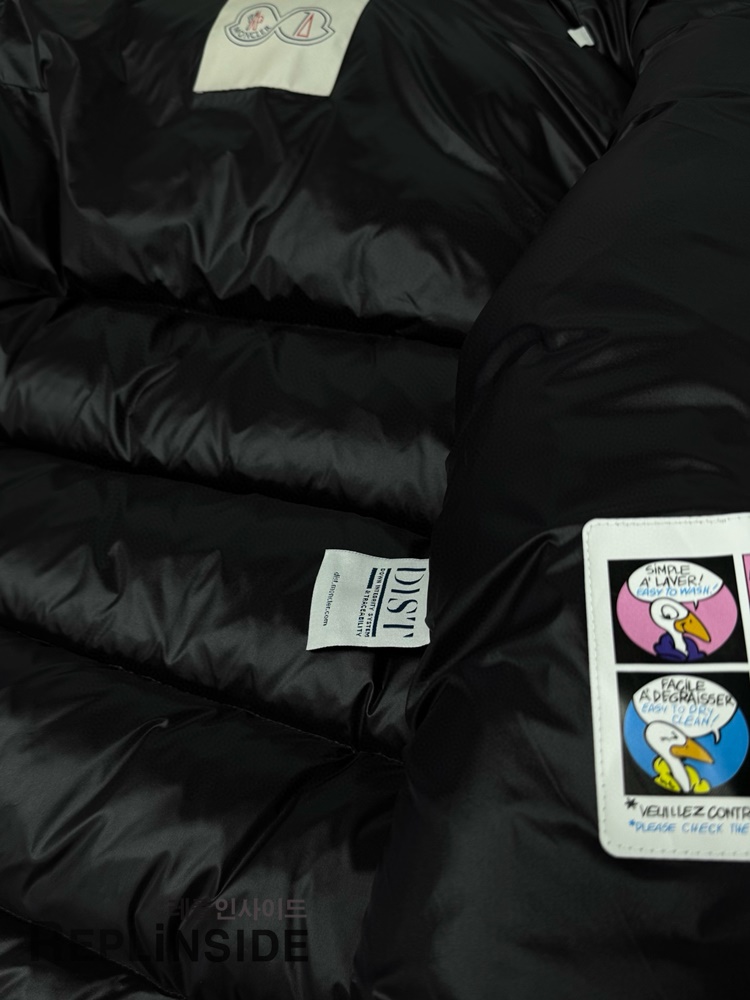 몽클레어 마야 70 남성 패딩 전체 컷 | Moncler Maya 70 남성용 겨울 패딩 | 블랙 컬러 실사 이미지 | 프리미엄 아우터 #몽클레어마야70 #남성패딩 #레플몽클레어 #프리미엄레플 #겨울코디