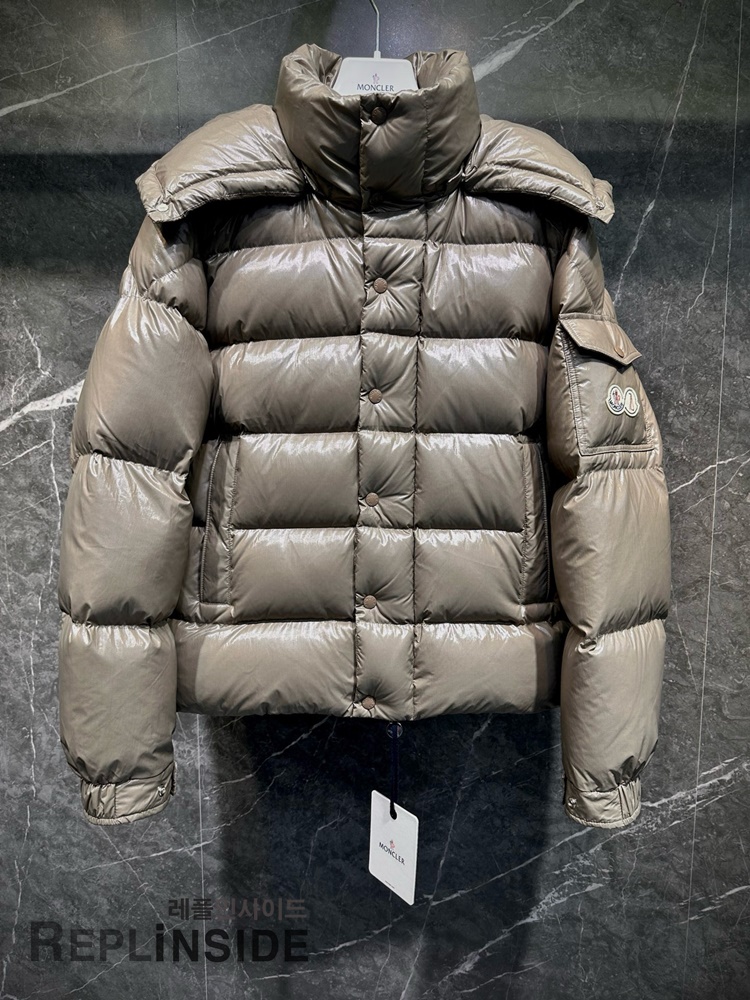 몽클레어 MAYA 70 마야70 남성 패딩 실사, 고퀄 레플리카 몽클레어 다운 재킷, 광택 소재의 프리미엄 패딩, #몽클레어마야70 #레플몽클레어패딩 #명품레플패딩