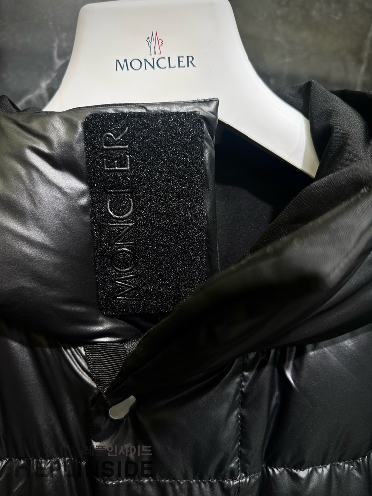 몽클레어 Fowey 리버서블 다운 패딩 실물컷 레플리카 스타일링 추천