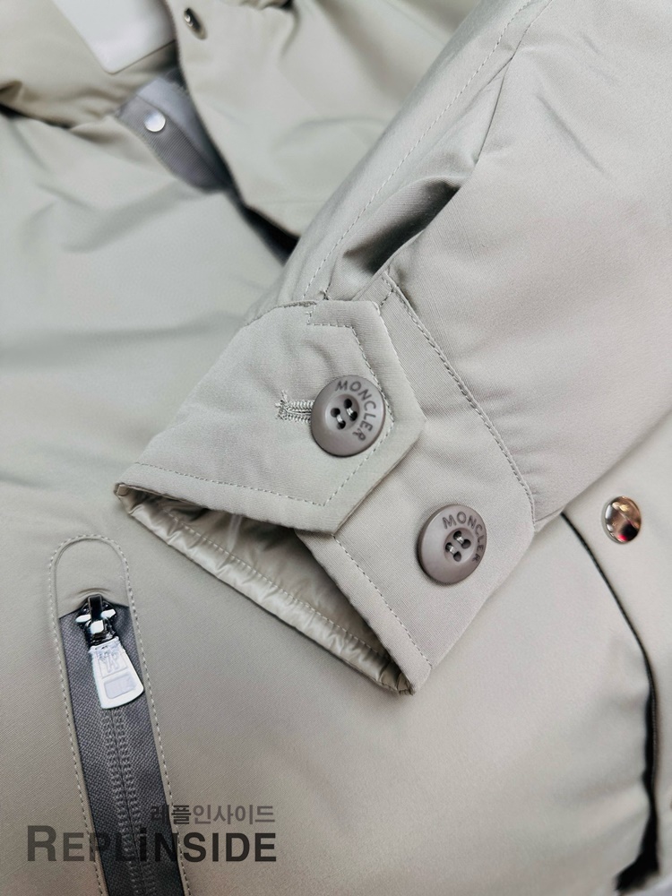 몽클레어 리버서블 포위 패딩 양면 디자인 실사컷, 고급 패브릭 사용, #몽클레어포위리버서블 #레플몽클레어