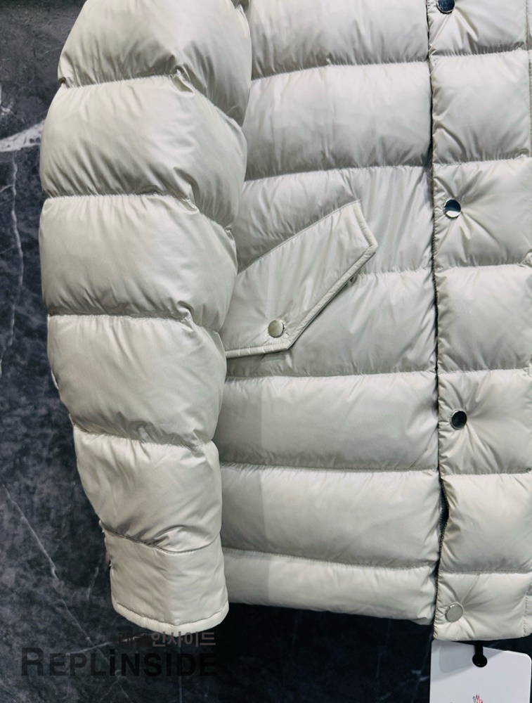 몽클레어 Fowey 다운 재킷 앞면 전체 실사, 프리미엄 레플 퀄리티, #고퀄패딩 #몽클레어레플고퀄