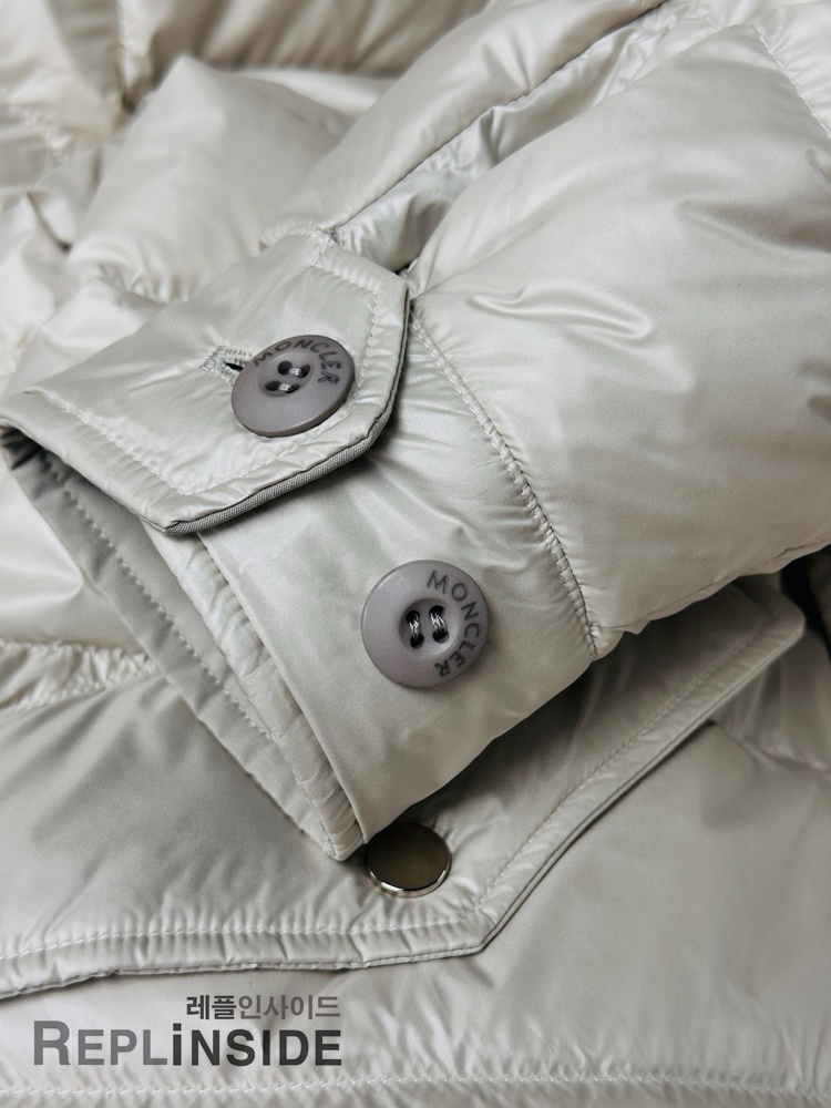 몽클레어 Fowey 포위 리버서블 패딩 뒷면 착용컷, 퀄리티 높은 프리미엄 레플, #레플몽클레어포위 #명품레플추천 #겨울패딩