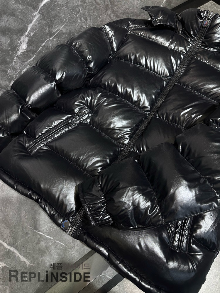 몽클레어 MAYA 패딩 전체컷 | Moncler Maya 남성용 패딩 | 블랙 컬러 실사 이미지 | 겨울 추천 아우터 #몽클레어마야 #MAYA패딩남성 #레플몽클레어 #프리미엄레플 #겨울코디