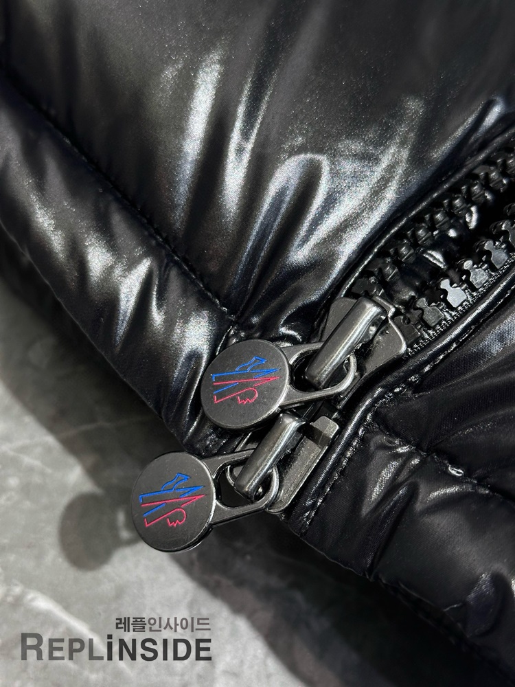 몽클레어 MAYA 패딩 상세컷 | Moncler Maya 남성용 패딩 디테일 | 실사 검품 이미지 | 하이퀄리티 #몽클레어디테일 #MAYA실사 #레플리카패딩 #프리미엄레플 #겨울아우터