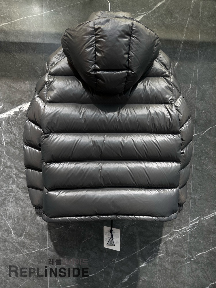 몽클레어 MAYA 패딩 후면 디테일 | Moncler Maya 남성 패딩 | 백라인 실사 | 방풍 구조 #몽클레어후면 #MAYA패딩디테일 #레플패딩 #프리미엄레플
